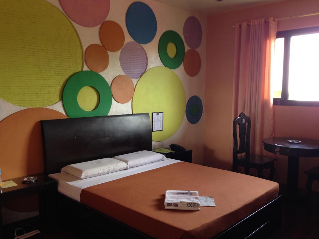 Hollywood Drive-In Hotel Baguio City Exterior photo