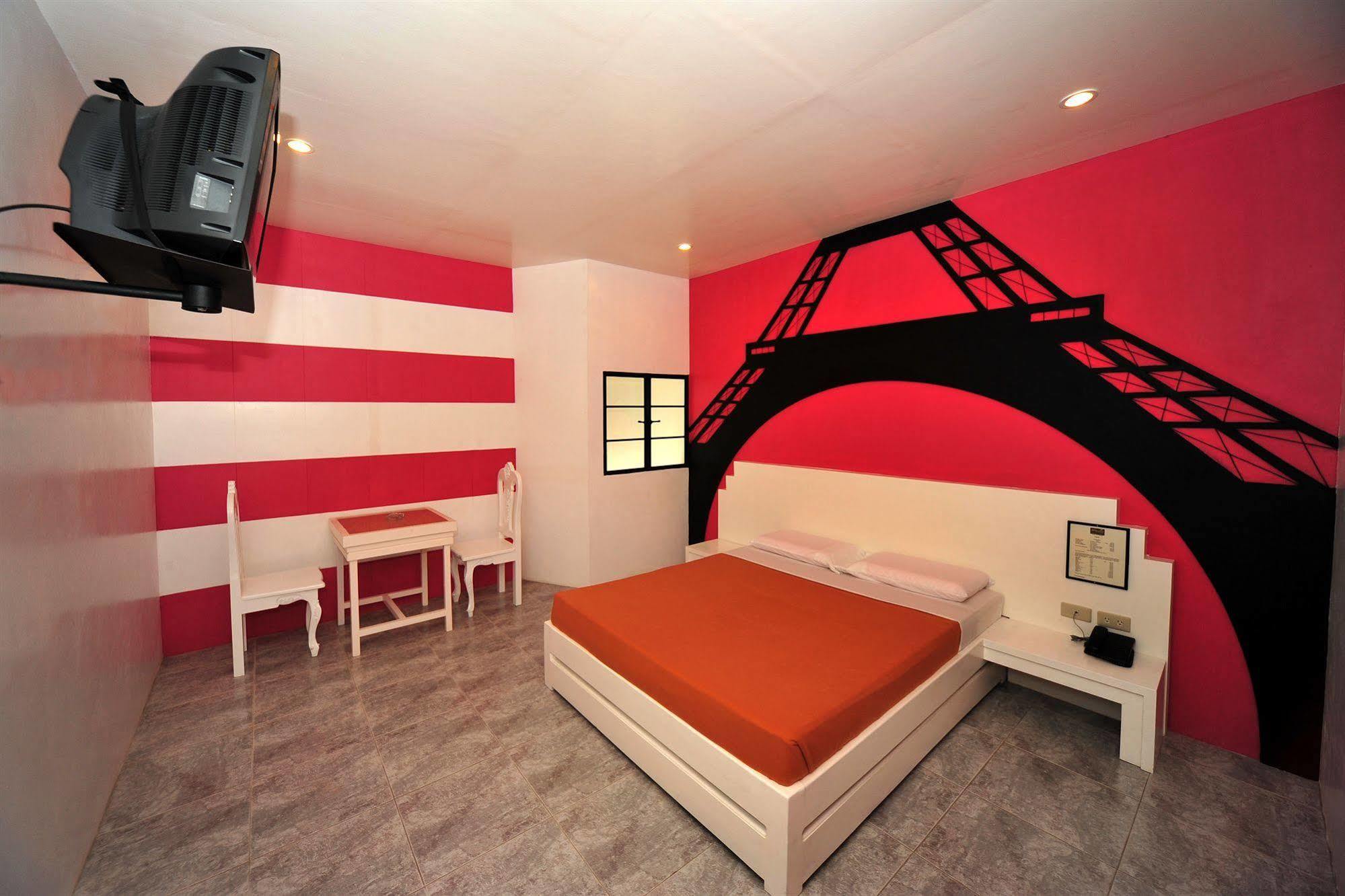 Hollywood Drive-In Hotel Baguio City Exterior photo